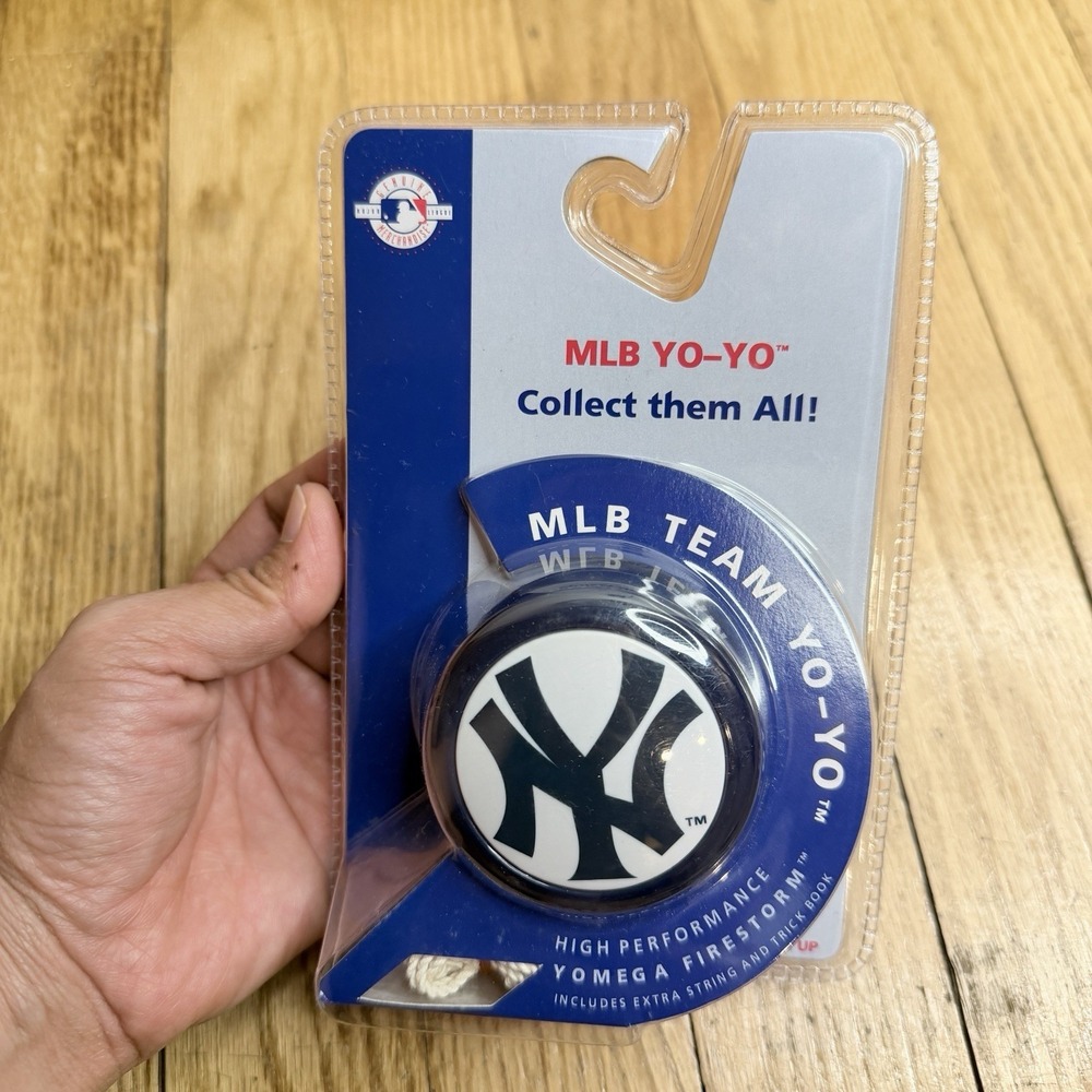 New York Yankees MLB Yomega Yo-Yo 2009 Sealed Vintage Baseball Collectible NIP